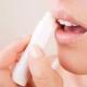 Почему трескаются губы — причины и лечение